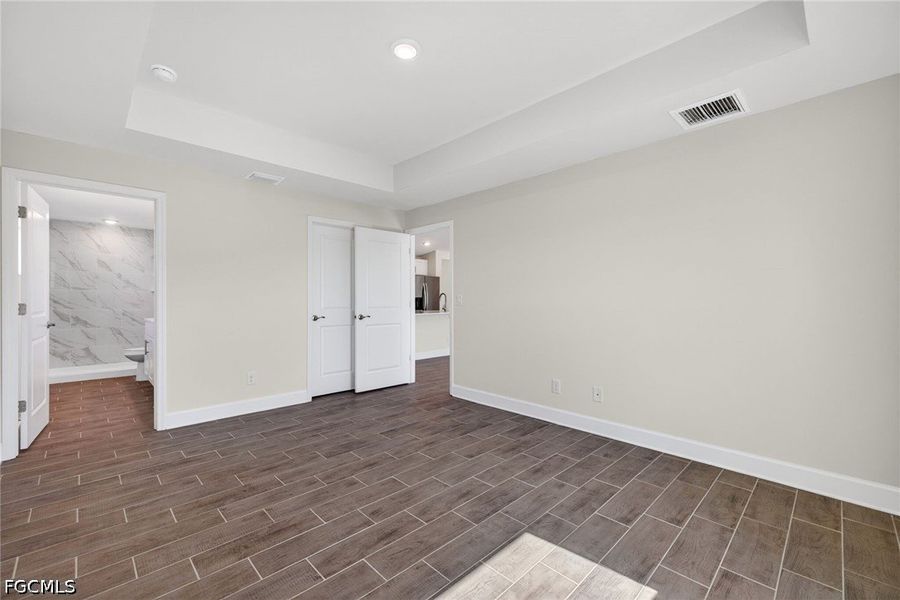 Spacious, unfurnished interior of a new home in Cape Coral, Cape Coral (Image 17).