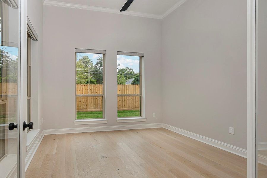 Spacious, unfurnished interior of a new home in Malaga Forest, Shenandoah (Image 26).