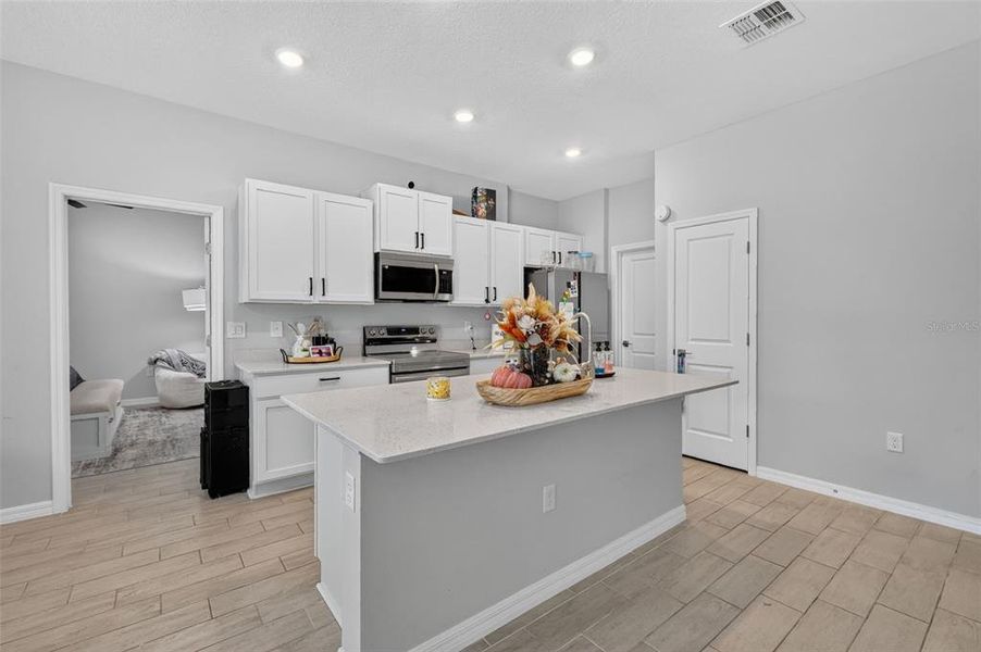 Furnished interior view inside a new home in Ocala, Ocala (Image 9).