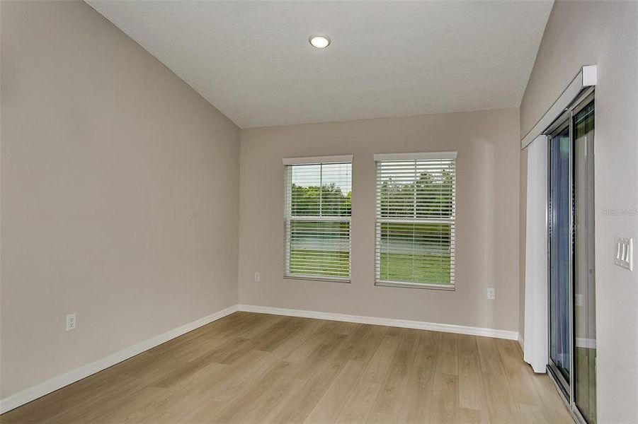 Spacious, unfurnished interior of a new home in Pasadena Ridge, Zephyrhills (Image 21).