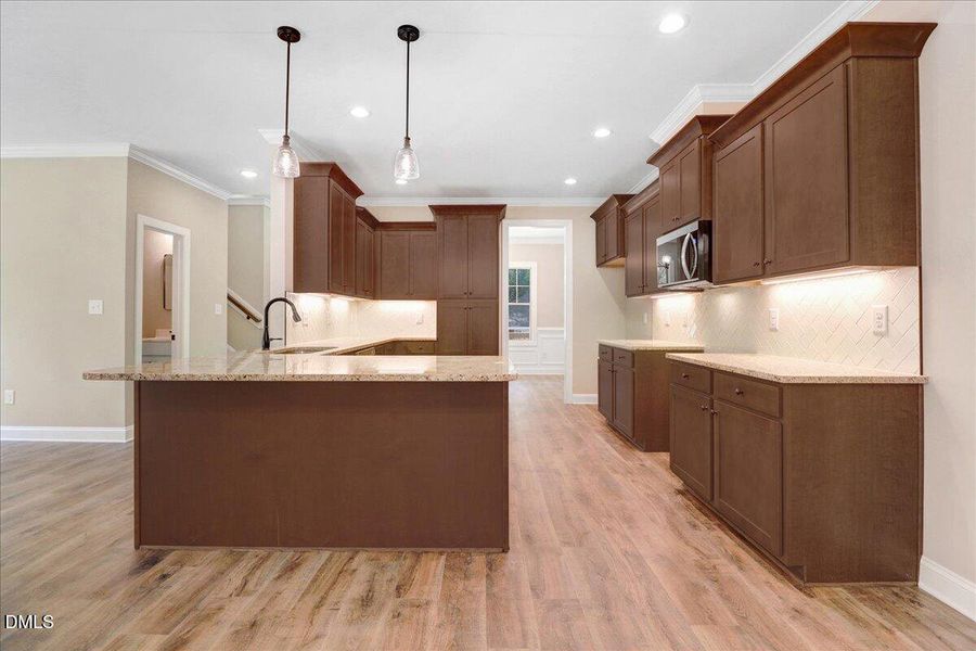 17-27 Wisteria Dr-17 17-27 Wisteria Dr-17