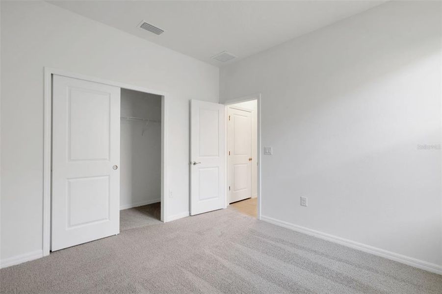 Spacious, unfurnished interior of a new home in Angeline, Land O' Lakes (Image 17).