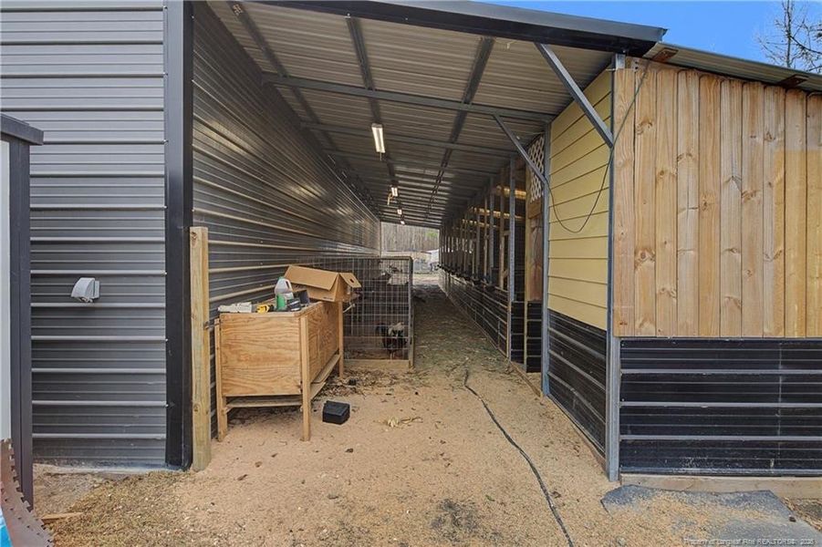 Lean-to for animals or storage