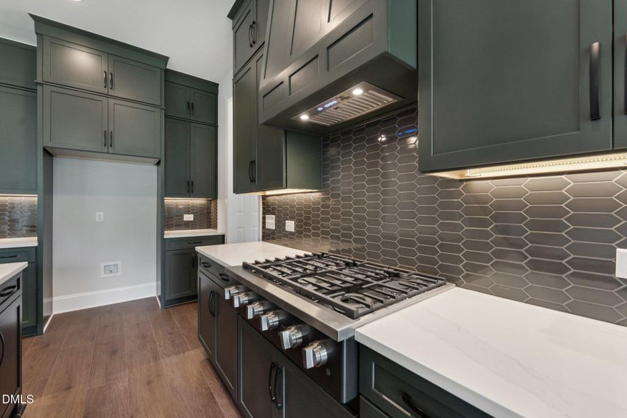 18- HHHunt Homes Galloway Kitchen Range