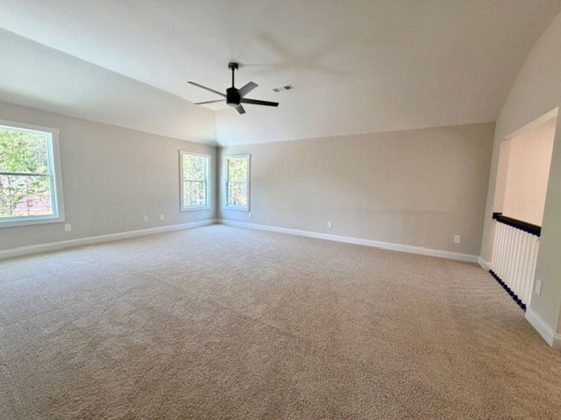 Spacious, unfurnished interior of a new home in Lakefield, Palmetto (Image 18).