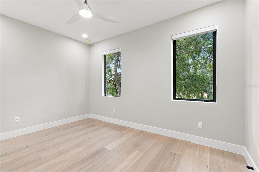 Spacious, unfurnished interior of a new home in , Tampa (Image 57).
