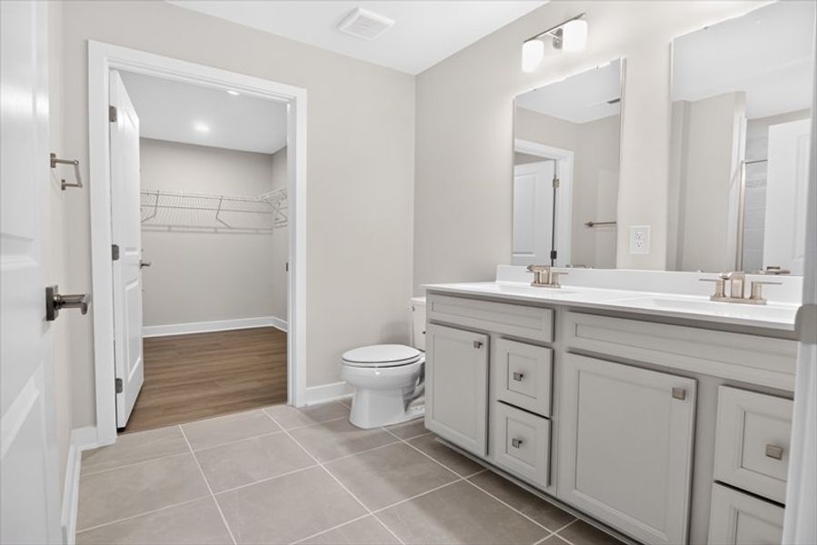Furnished interior view inside a new home in Arden Woods, Greenville (Image 5).