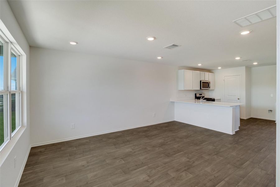 Spacious, unfurnished interior of a new home in Marigold, Uhland (Image 10). Spacious, unfurnished interior of a new home in Marigold, Uhland (Image 10).