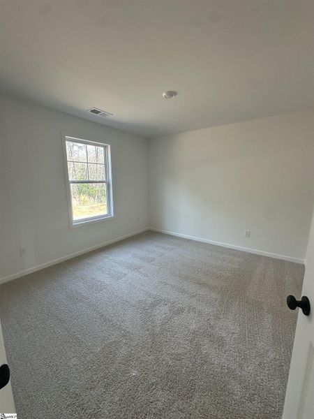 Spacious, unfurnished interior of a new home in Shiloh Trail, Wellford (Image 24).