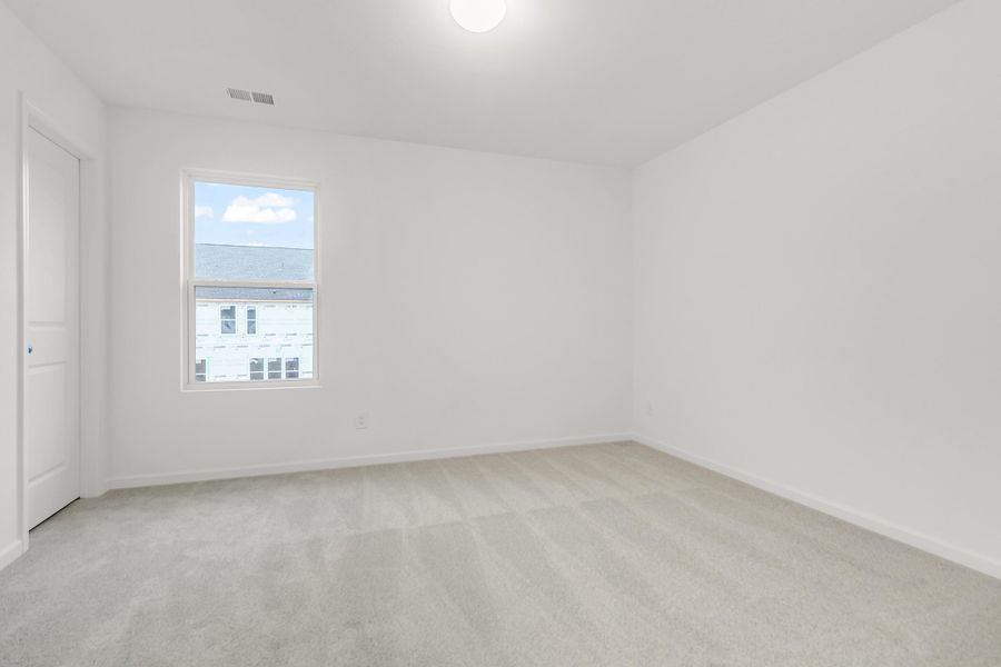 Spacious, unfurnished interior of a new home in Homecoming, Ravenel (Image 29).