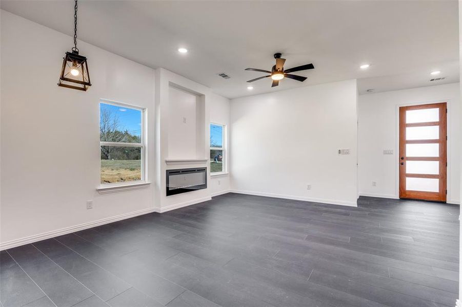 Spacious, unfurnished interior of a new home in , Greenville (Image 11).