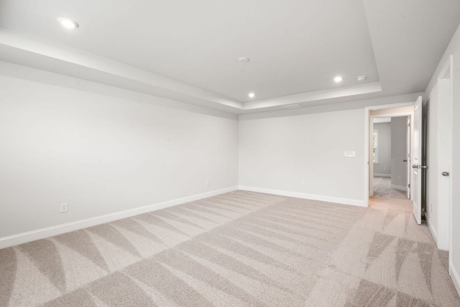 Spacious, unfurnished interior of a new home in Waterways, Richmond Hill (Image 15).