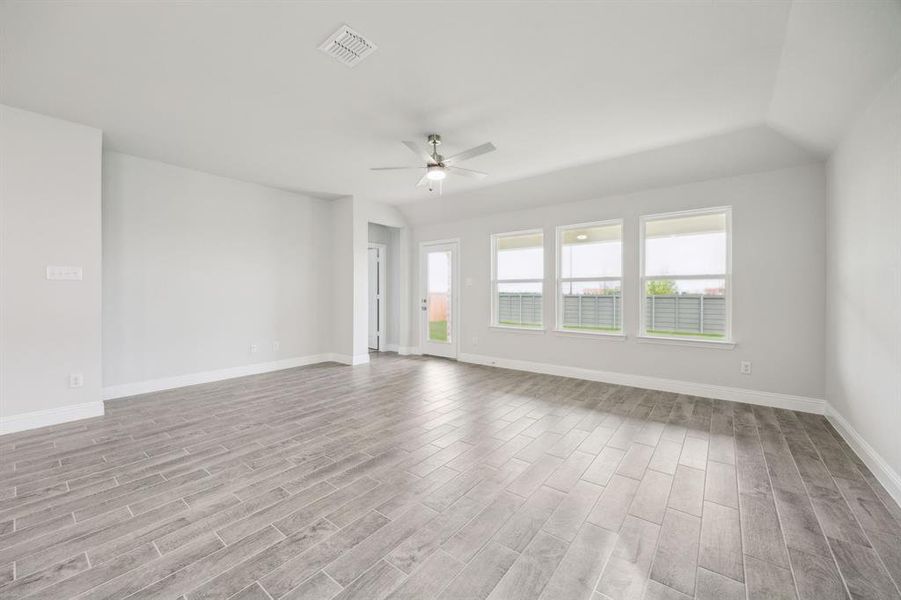 Spacious, unfurnished interior of a new home in Bellagio, Forney (Image 15).
