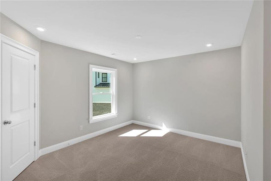 Spacious, unfurnished interior of a new home in Ford Landing, Acworth (Image 16).
