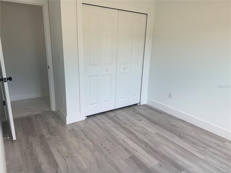 Spacious, unfurnished interior of a new home in , Dunnellon (Image 8).