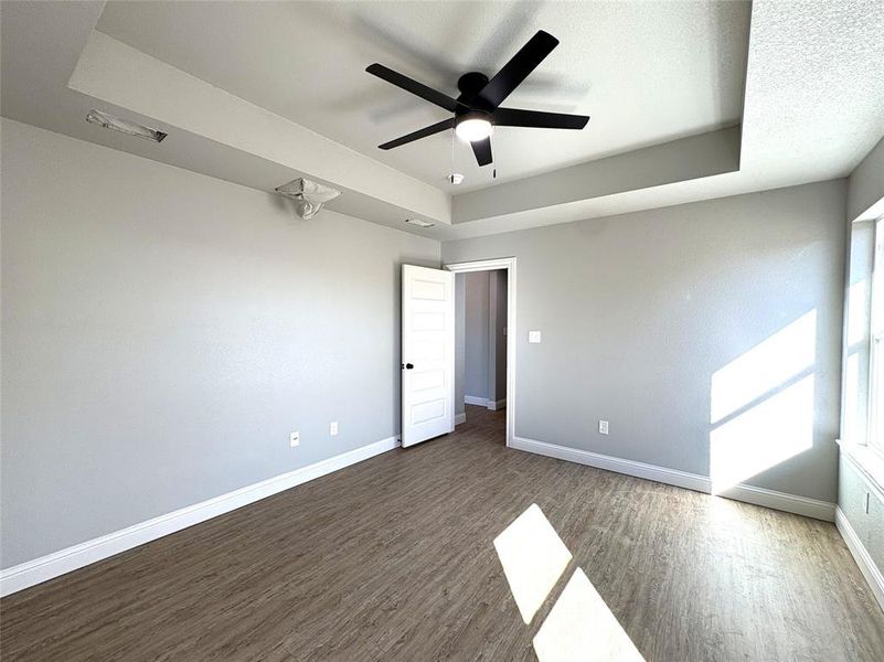 Spacious, unfurnished interior of a new home in , Abilene (Image 16).