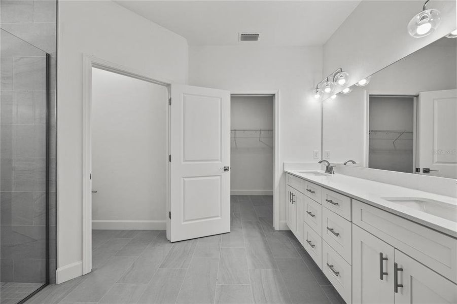Furnished interior view inside a new home in , Gainesville (Image 6).