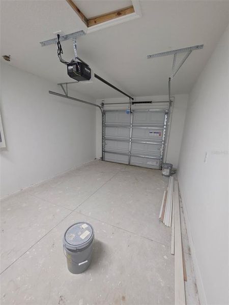 Spacious, unfurnished interior of a new home in , Dunnellon (Image 23). Spacious, unfurnished interior of a new home in , Dunnellon (Image 23).