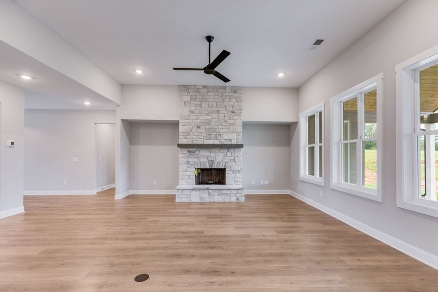 Spacious, unfurnished interior of a new home in Harmon Springs, Carrollton (Image 23).