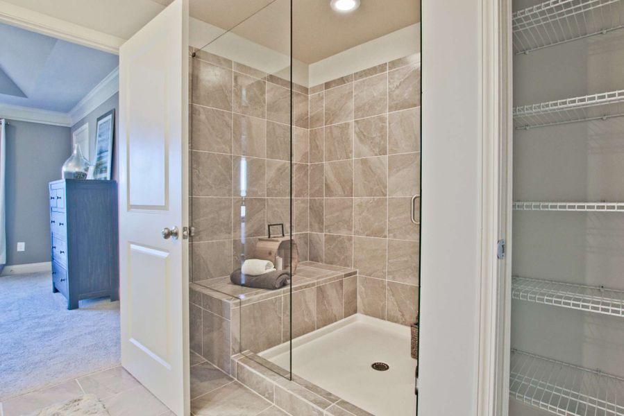 Representative furnished interior of a home built from the Barwick by KM Homes in Nickel Creek at Newnan Crossing, Newnan (Image 17).