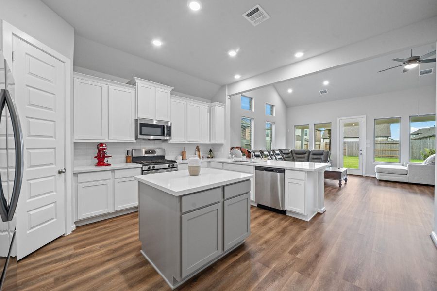Furnished interior view inside a new home in Marvida 45', Cypress (Image 16). Furnished interior view inside a new home in Marvida 45', Cypress (Image 16).