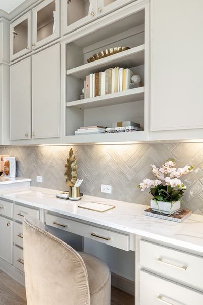 Breakfast Nook/Work Area