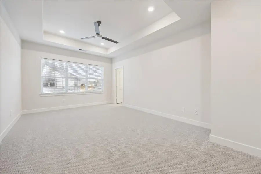 Large primary bedroom! Large primary bedroom!