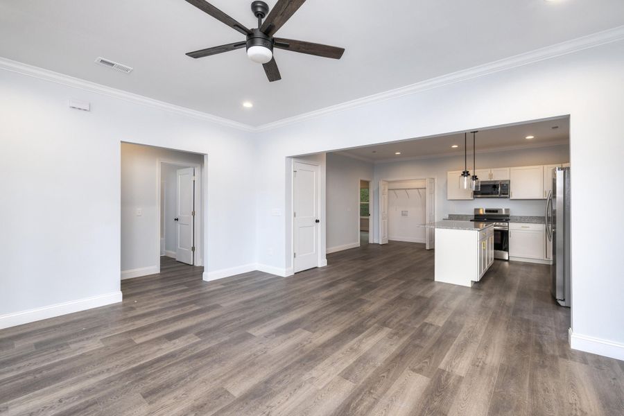 Spacious, unfurnished interior of a new home in , Manning (Image 13).