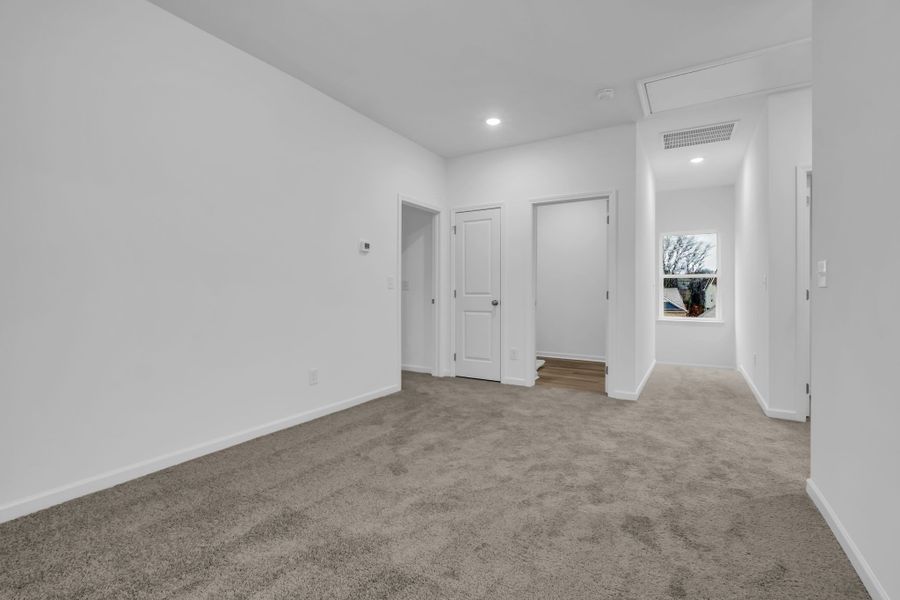 Spacious, unfurnished interior of a new home in Winston Place, Gallatin (Image 23).