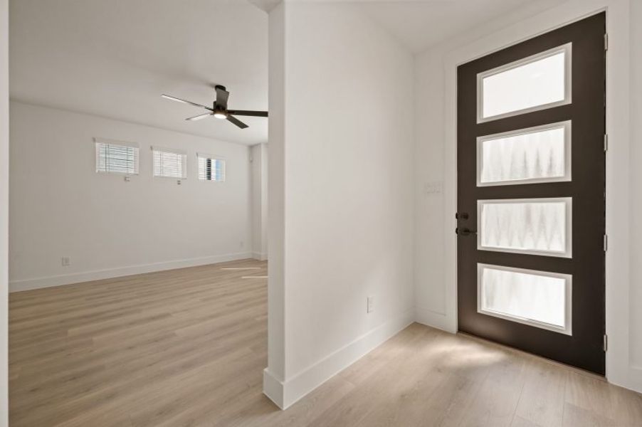 Spacious, unfurnished interior of a new home in Chelsea Commons, Allen (Image 18).