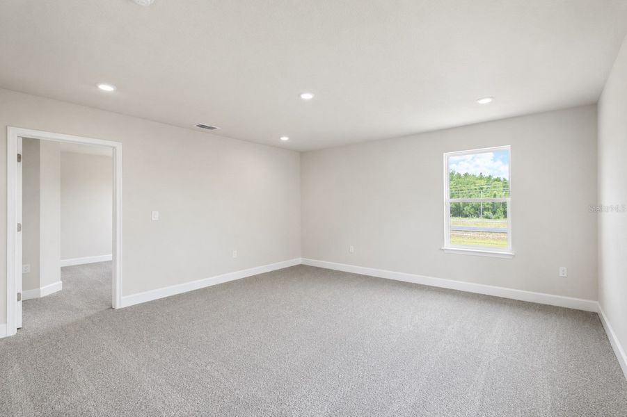 Spacious, unfurnished interior of a new home in Harmony Central, St. Cloud (Image 17).