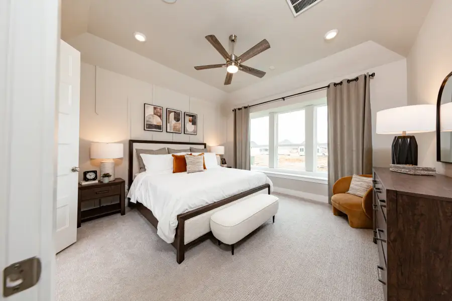 Furnished interior view inside a new home in Jordan Ranch, Katy (Image 10).