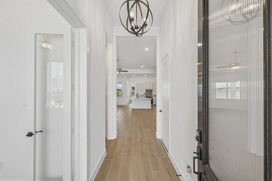 Spacious, unfurnished interior of a new home in Wood Leaf Reserve, Tomball (Image 14). Spacious, unfurnished interior of a new home in Wood Leaf Reserve, Tomball (Image 14).