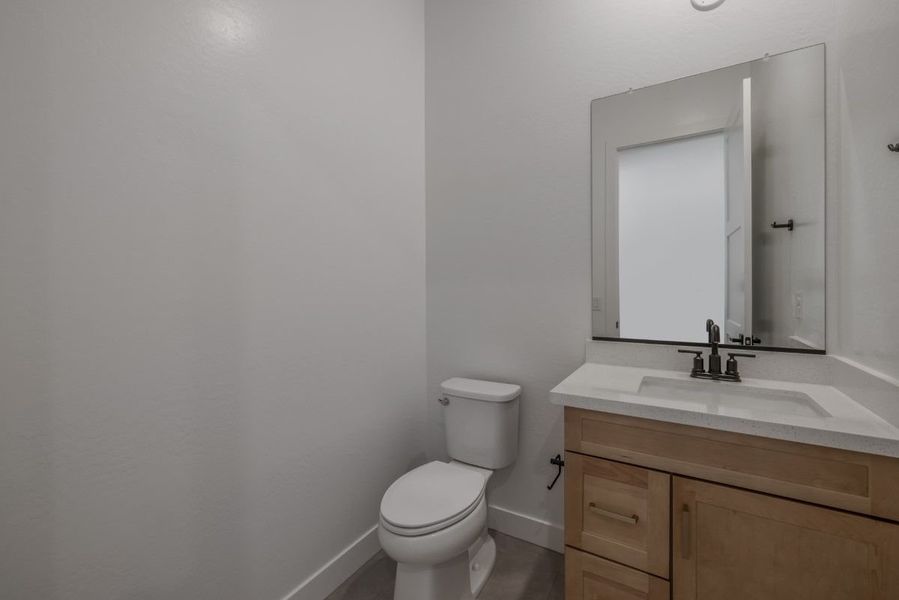 Representative furnished interior of a home built from the Ponderosa by William Ryan Homes in Silver Cross, San Tan Valley (Image 43).