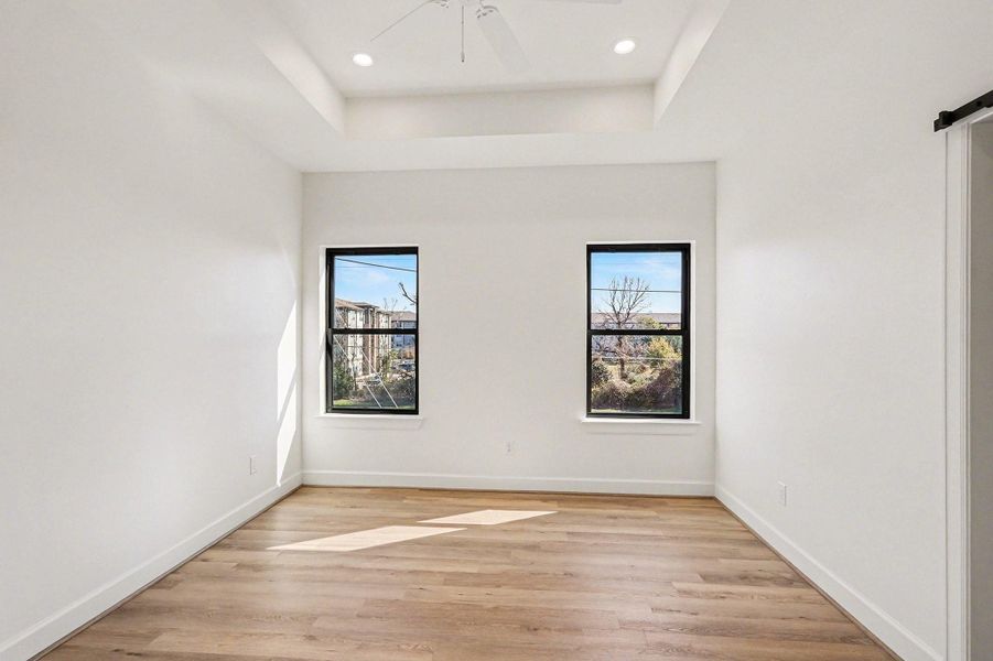 Spacious, unfurnished interior of a new home in , Houston (Image 17).