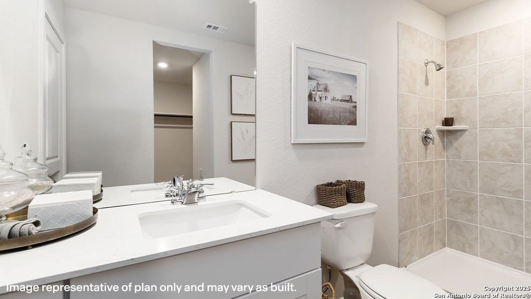 Furnished interior view inside a new home in Avenida, Converse (Image 24).