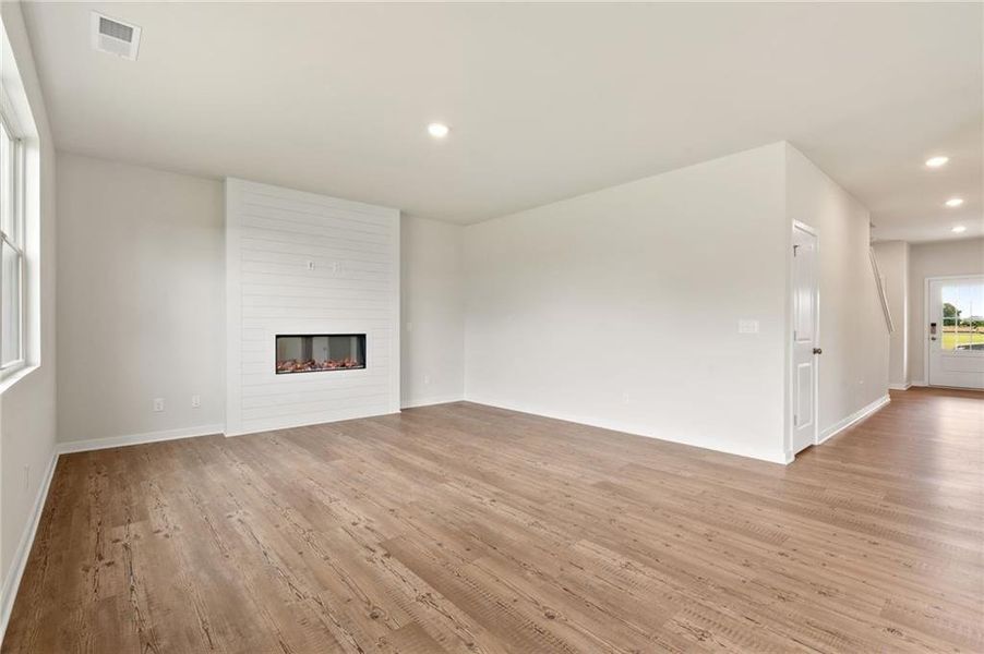 Spacious, unfurnished interior of a new home in Walker Grove, McDonough (Image 23). Spacious, unfurnished interior of a new home in Walker Grove, McDonough (Image 23).