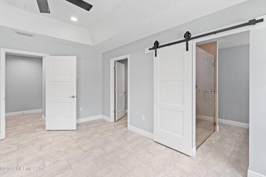 Spacious, unfurnished interior of a new home in , Archer (Image 21).