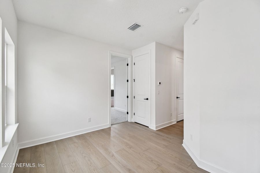 Spacious, unfurnished interior of a new home in Seven Pines 40' Front Entry, Jacksonville (Image 16). Spacious, unfurnished interior of a new home in Seven Pines 40' Front Entry, Jacksonville (Image 16).