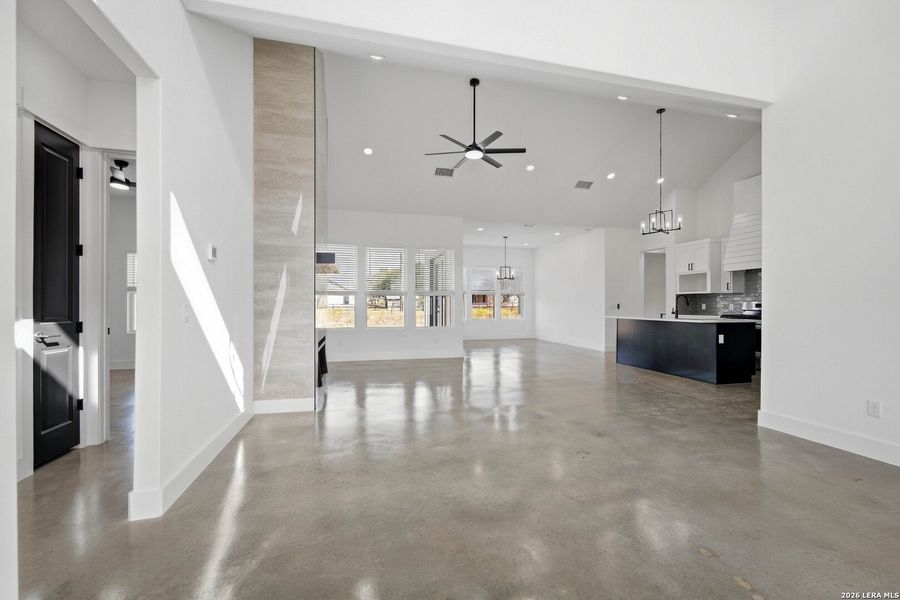 Spacious, unfurnished interior of a new home in , Stockdale (Image 17).