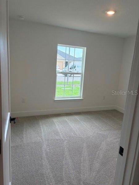 Spacious, unfurnished interior of a new home in Arbor Park, Leesburg (Image 8).