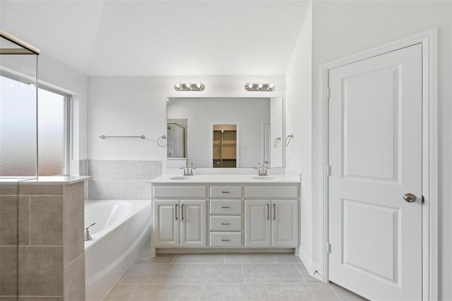Double Vanity in Primary Suite Double Vanity in Primary Suite
