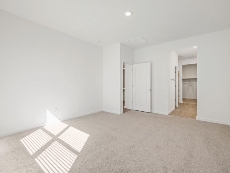 Spacious, unfurnished interior of a new home in Paloma Creek - Estate Series, Surprise (Image 10).