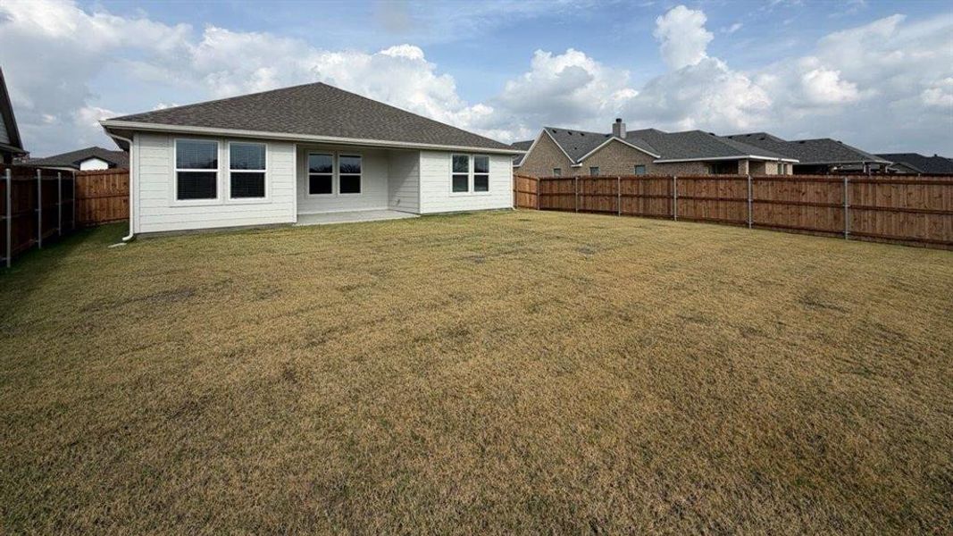 Exterior details and patio area of a home in Shannon Creek, Burleson (Image 3). Exterior details and patio area of a home in Shannon Creek, Burleson (Image 3).