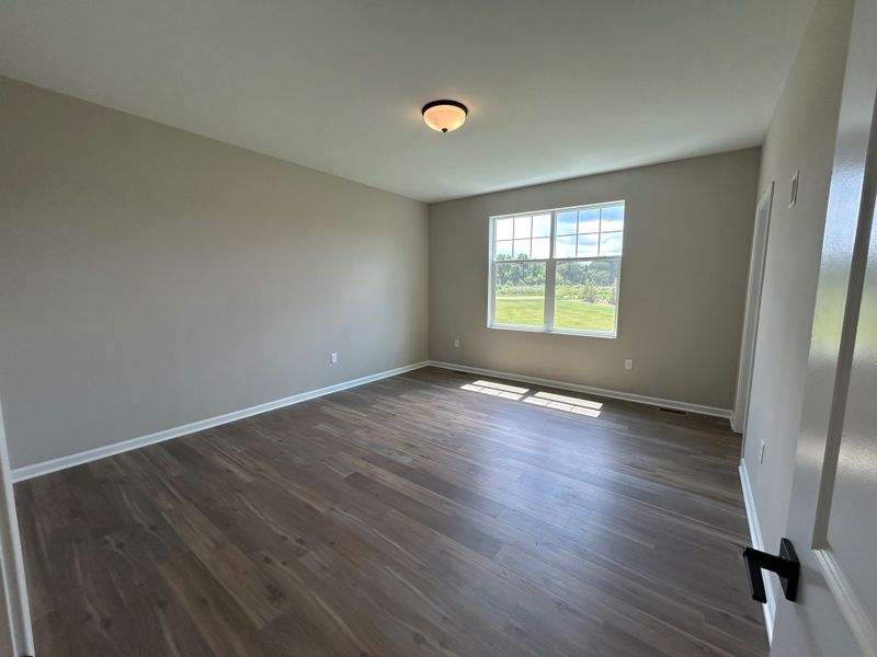 Spacious, unfurnished interior of a new home in Mystic Ridge, Whitmore Lake (Image 58).