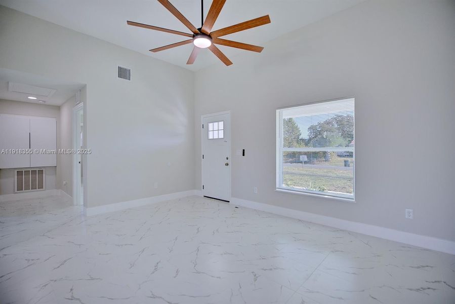 Spacious, unfurnished interior of a new home in , Avon Park (Image 21).