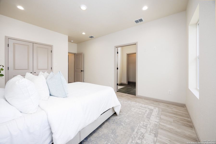 Furnished interior view inside a new home in , San Antonio (Image 40). Furnished interior view inside a new home in , San Antonio (Image 40).