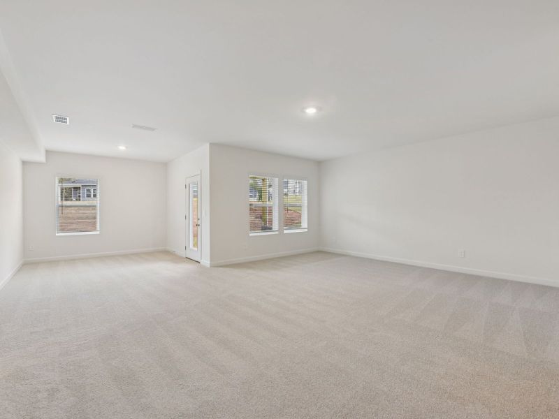 Spacious, unfurnished interior of a new home in Brighton Springs, York (Image 19).