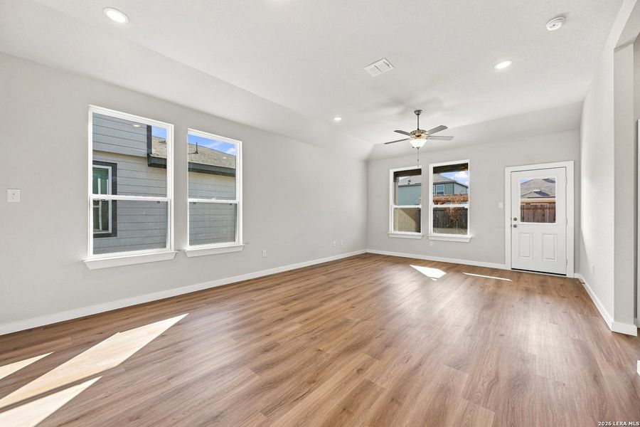 Spacious, unfurnished interior of a new home in Red Hawk Landing, San Antonio (Image 23).