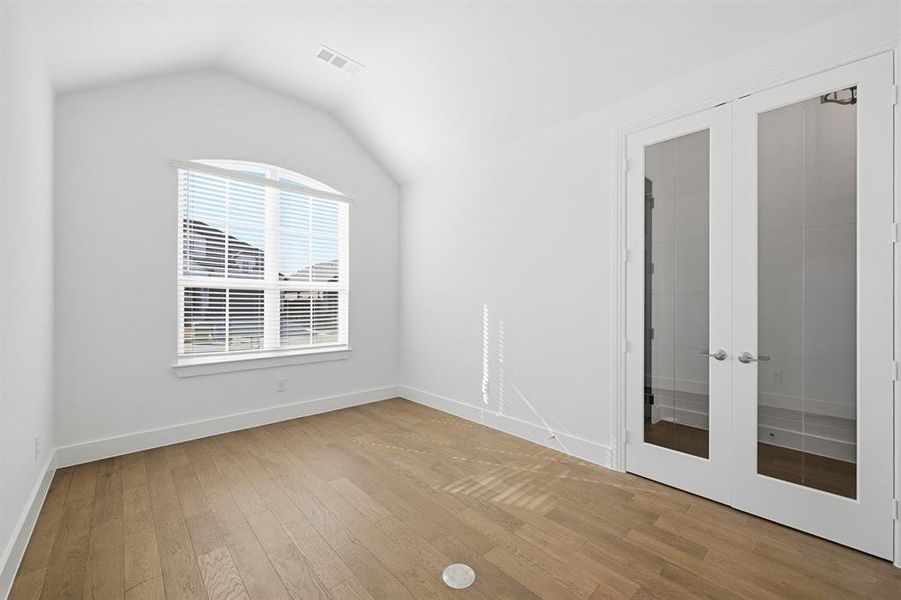 Spacious, unfurnished interior of a new home in Sandbrock Ranch, Aubrey (Image 16). Spacious, unfurnished interior of a new home in Sandbrock Ranch, Aubrey (Image 16).